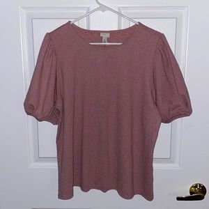 Women’s puffed sleeve top